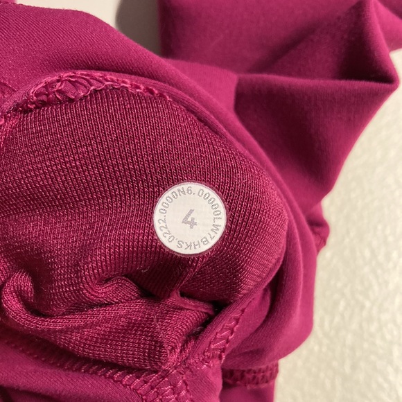 🔥 Lululemon Wunder Train Shorts 8” Magenta Purple 4 or 6 - Picture 6 of 9